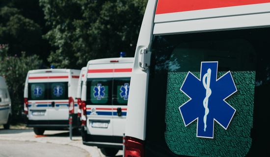 天全救护车转运病人过路高速收费吗？